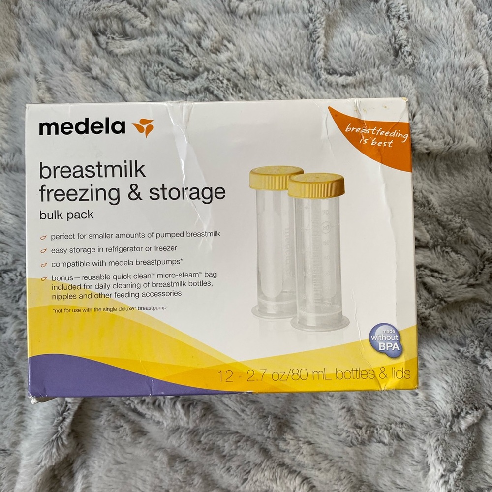 Medela milk storage containers